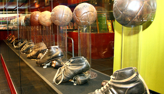 Balones y zapatillas. Museo Atlético de Madrid