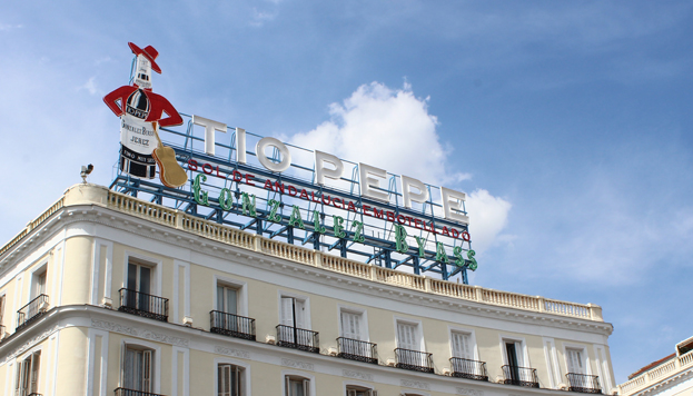 Tío Pepe has returned to Puerta del Sol. You can see him on the rooftop of number 11 in the square
