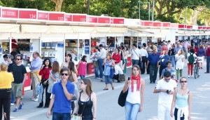 Hasta el 15 de junio la Feria del Libro de Madrid anima el parque del Retiro. Es la gran fiesta de la literatura.
