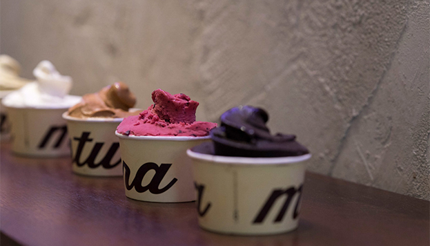 Sencillos y sin adornos. Así son los helados de Mistura (©Mistura).